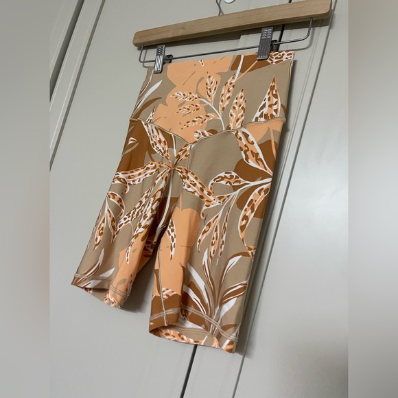 Aerie OFFLINE Apricot Wash Real Me High Rise 7" Inseam Bike Shorts - Picture 5 of 8